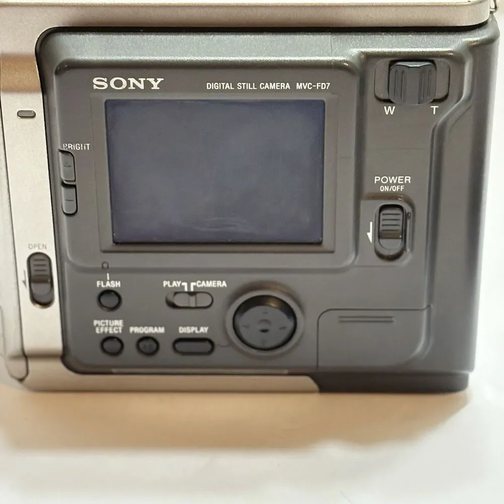 Sony Digital Mavica MVC-FD7 10x Optical Zoom Floppy Disk Camera